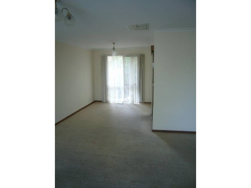 2/5 Edwards Street, Burwood VIC 3125