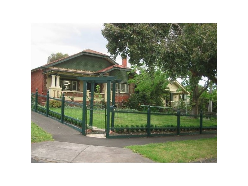 33 Staughton Road, Glen Iris VIC 3146