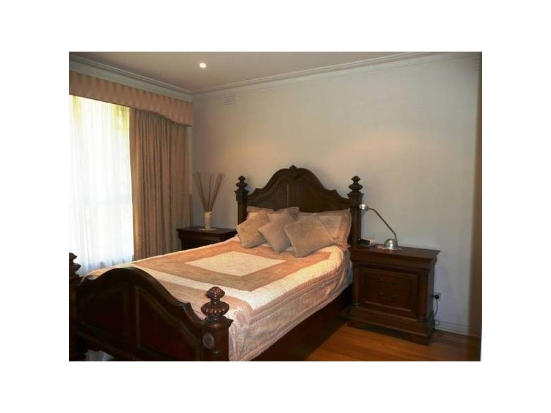 30 Winton Street, Burwood VIC 3125