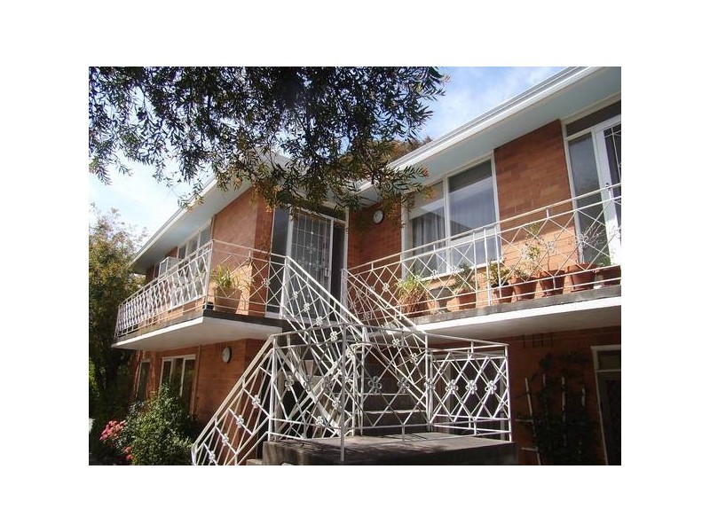 10/5 Holly Street, Camberwell VIC 3124