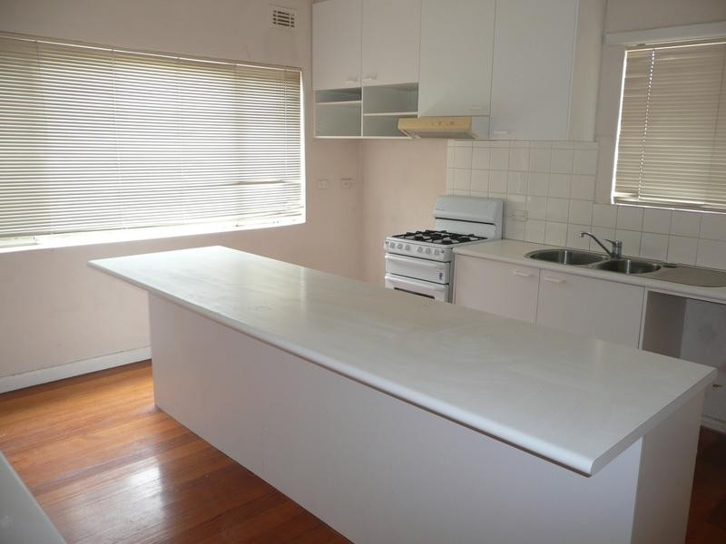 1/241 Warrigal Road, Burwood VIC 3125