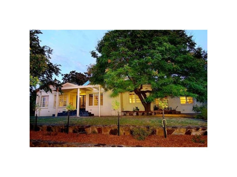 1 Albemarle Court, Glen Iris VIC 3146