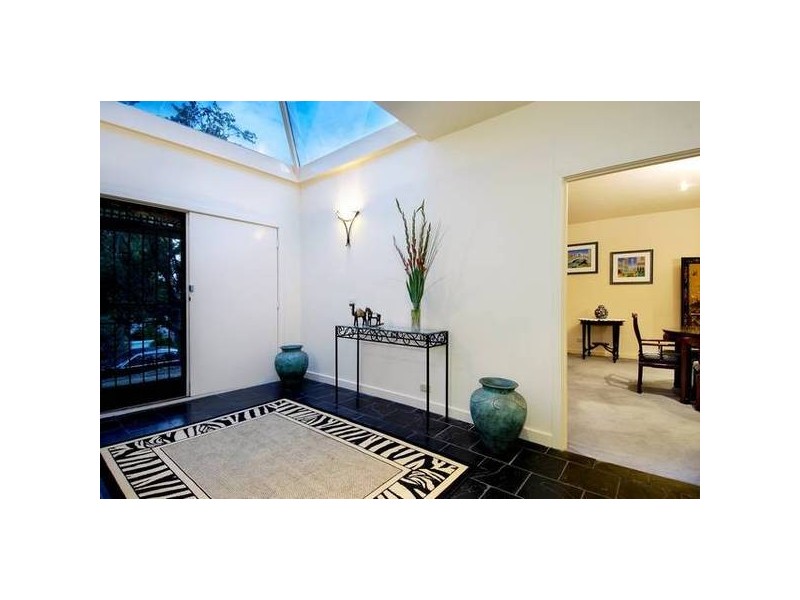 1 Albemarle Court, Glen Iris VIC 3146