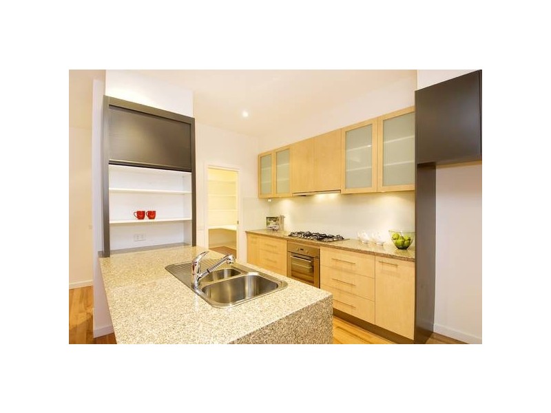 2/17 Kalang Road, Camberwell VIC 3124