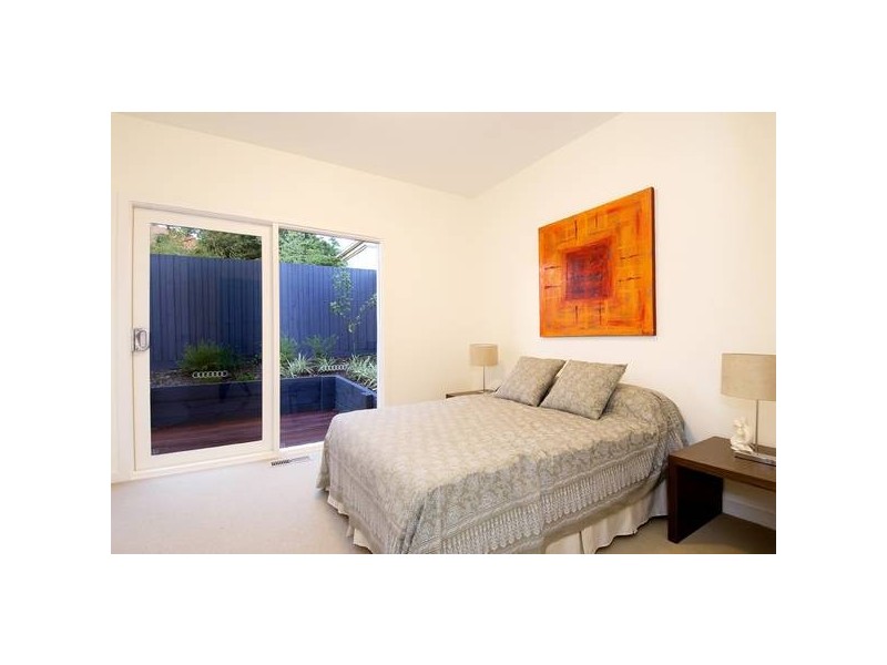 2/17 Kalang Road, Camberwell VIC 3124