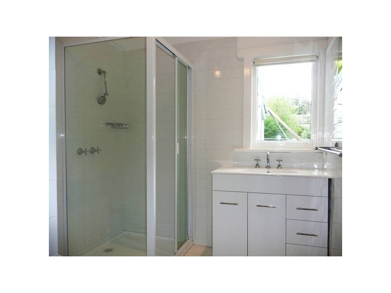 13 Van Ness Ave, Glen Iris VIC 3146