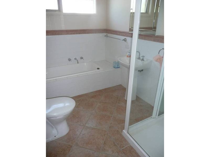 2/13 Cromwell Street, Burwood VIC 3125