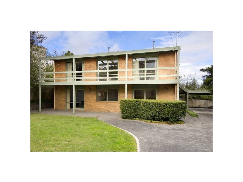 4 Crown Ave, Camberwell VIC 3124