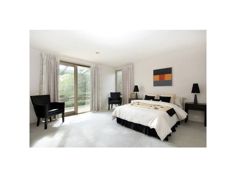 4 Crown Ave, Camberwell VIC 3124