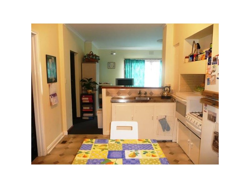 8 Albermarle Court, Glen Iris VIC 3146