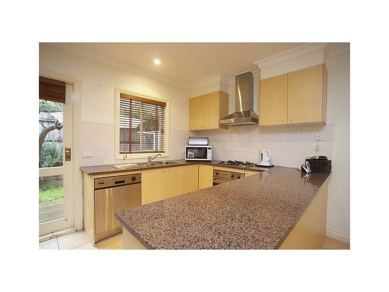 2/13 Alfred Rd, Glen Iris VIC 3146