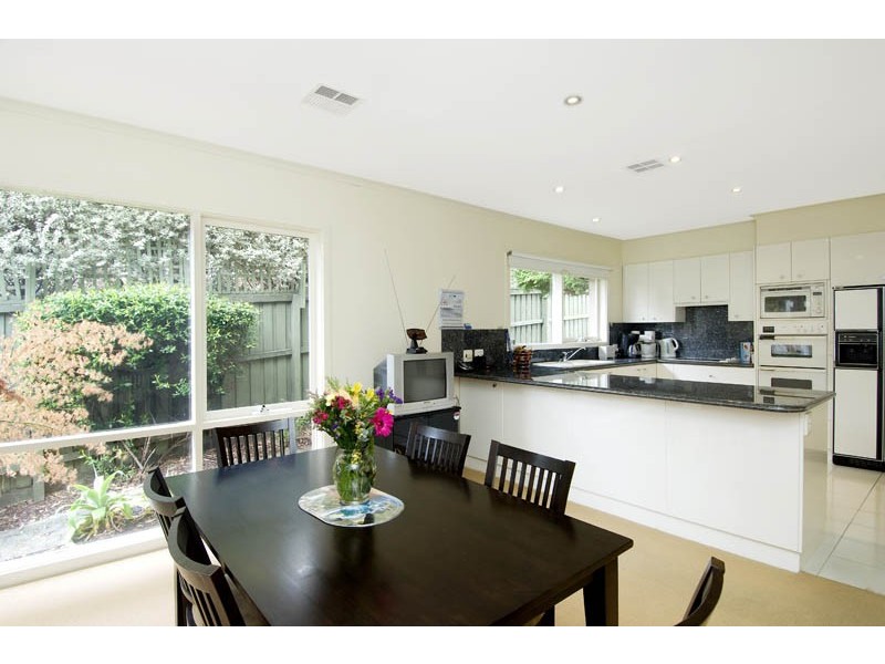 2/13 Gardiner Parade, Glen Iris VIC 3146