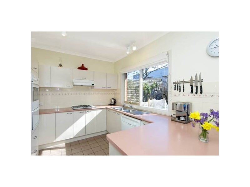 2/9 Church Street, Burwood VIC 3125