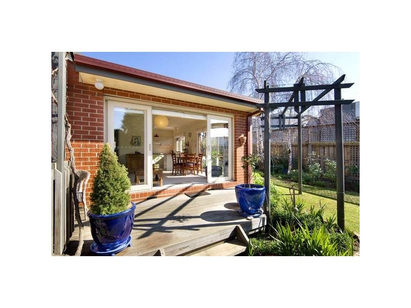 2/9 Church Street, Burwood VIC 3125