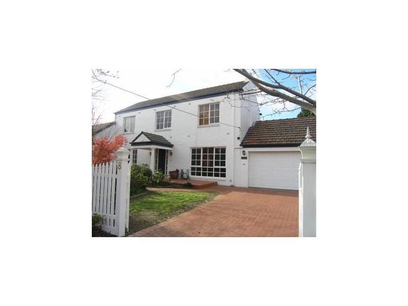 8 Reumah Court, Canterbury VIC 3126