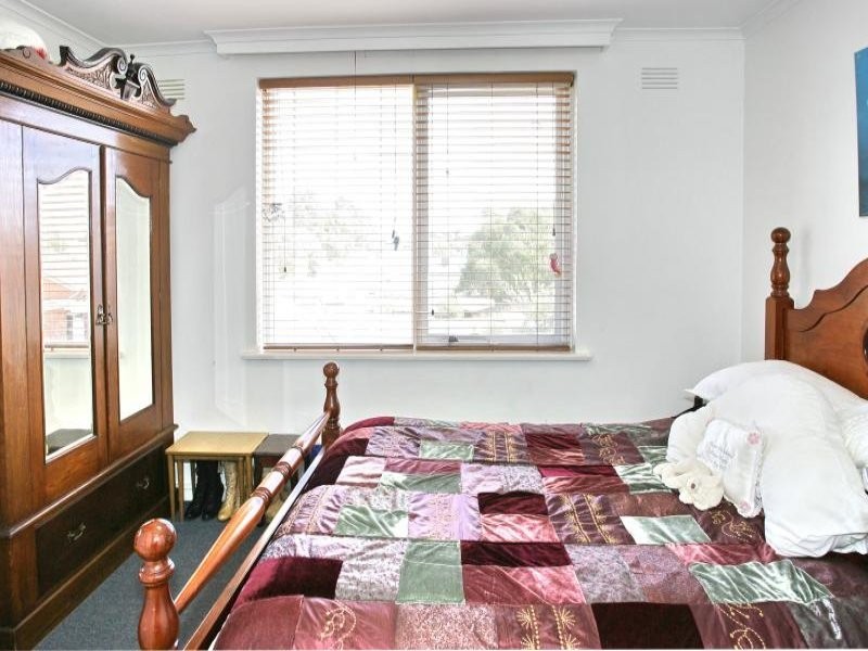 10/70 Edinburgh Street, Flemington VIC 3031