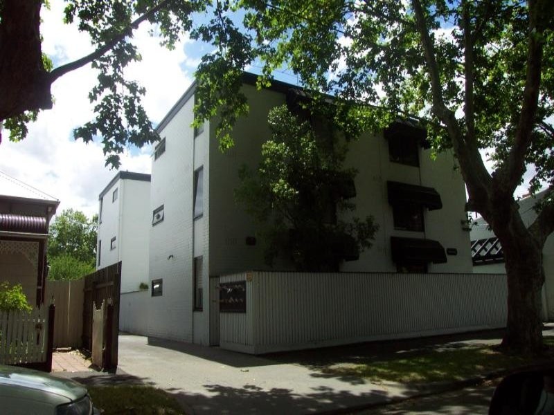 9/86 Rankins Road, Kensington VIC 3031