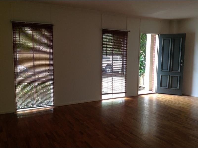 12 Neale Street, Kensington VIC 3031