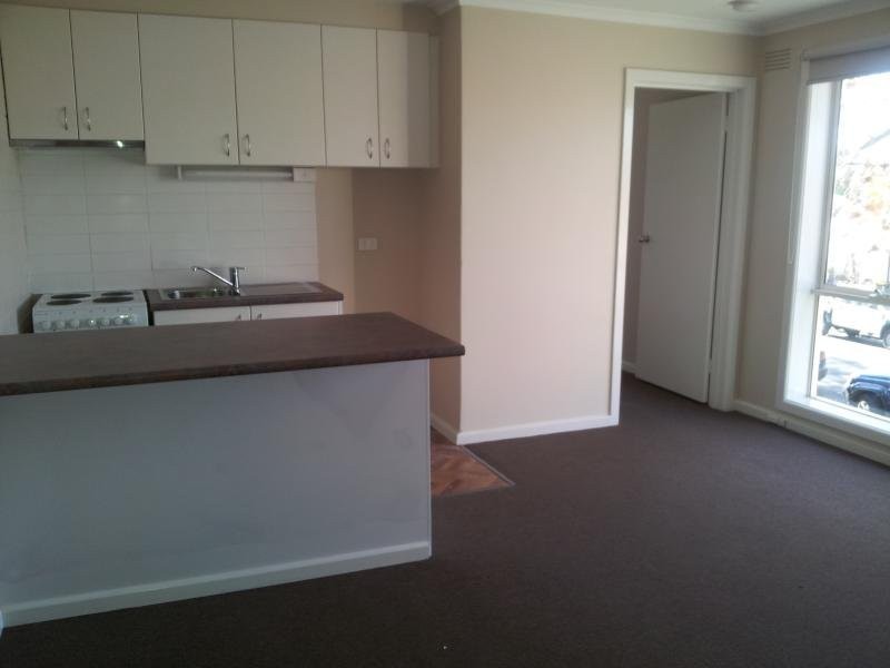 2/120 Rankins Road, Kensington VIC 3031