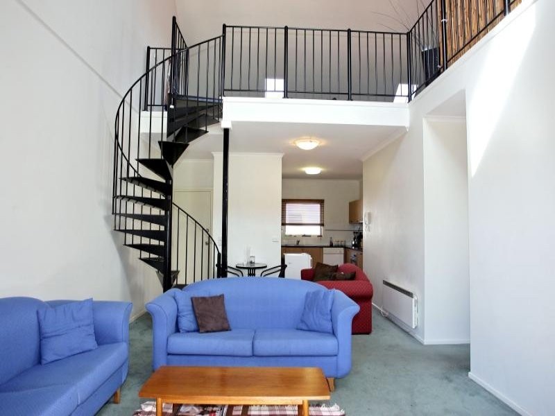 14/2 Howlett Street, Kensington VIC 3031