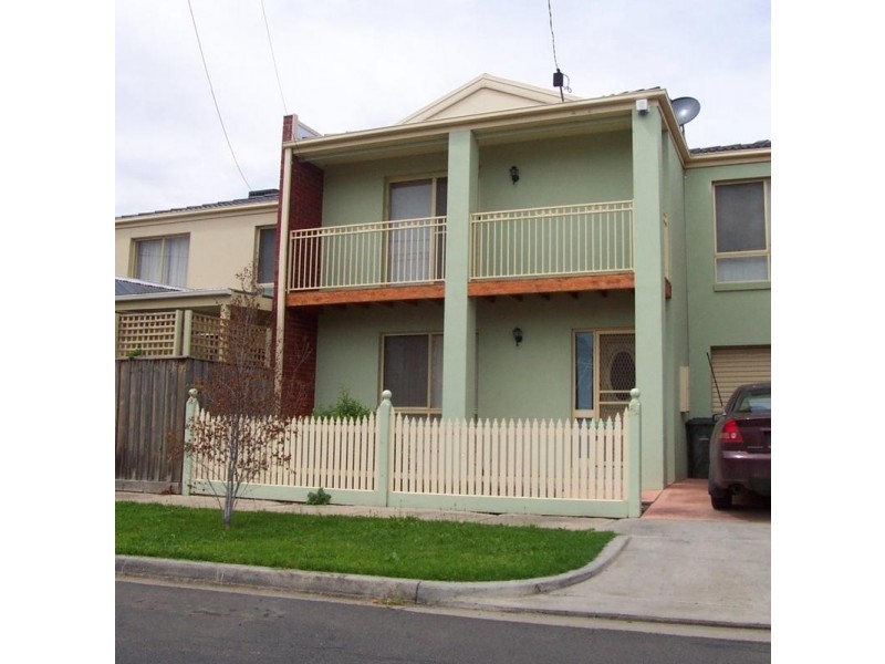 2/31 Richelieu Street, Maidstone VIC 3012