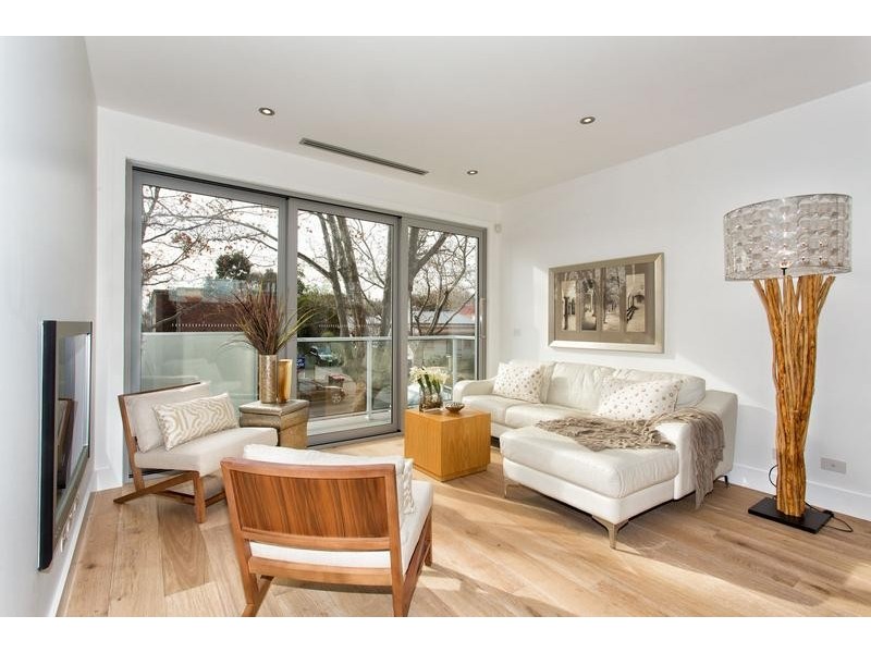 4 Waltham Street, Flemington VIC 3031