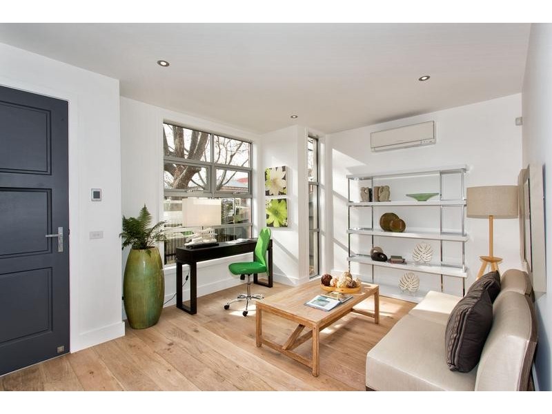 4 Waltham Street, Flemington VIC 3031