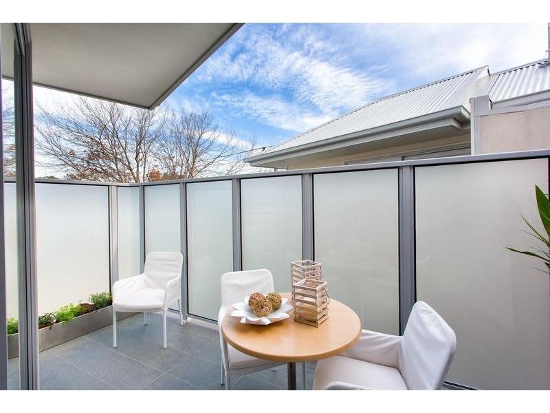 4 Waltham Street, Flemington VIC 3031
