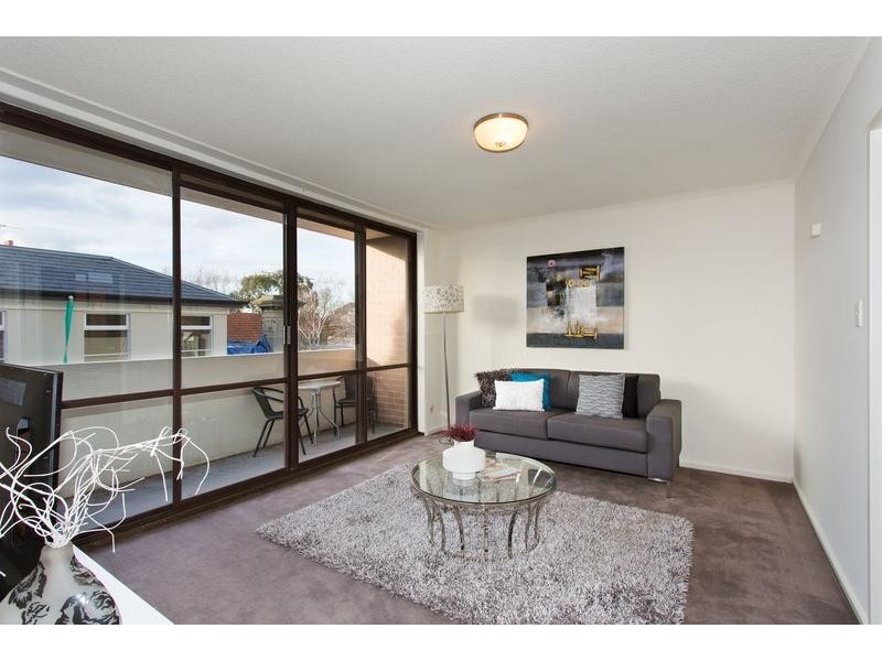 9/121 Wellington Street, Flemington VIC 3031