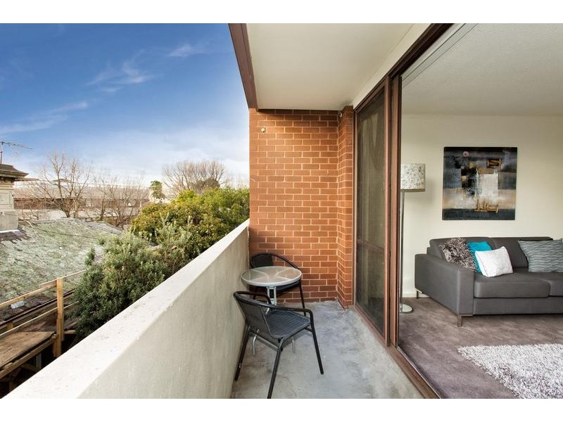 9/121 Wellington Street, Flemington VIC 3031
