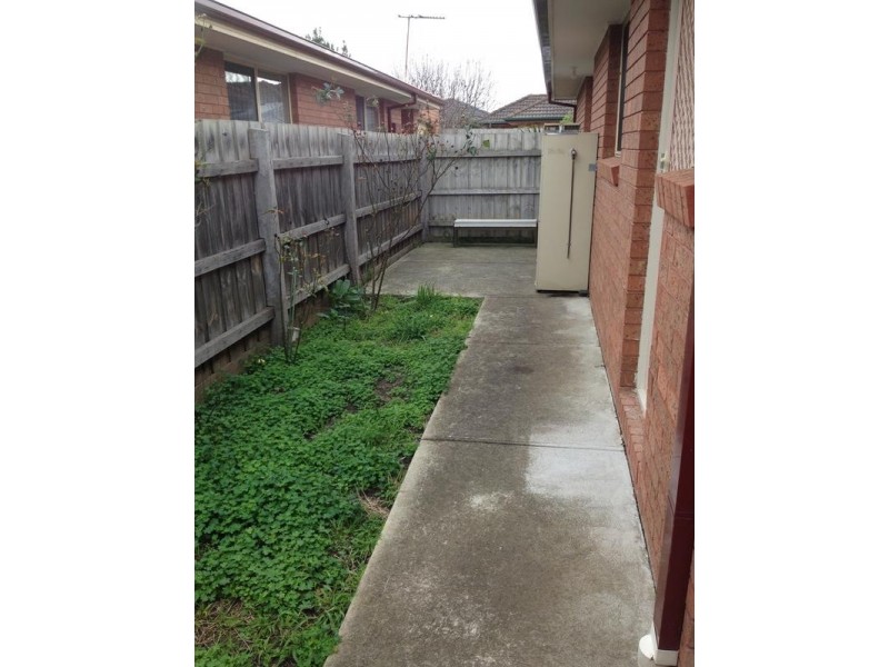 2/23 Grant Street, St Albans VIC 3021