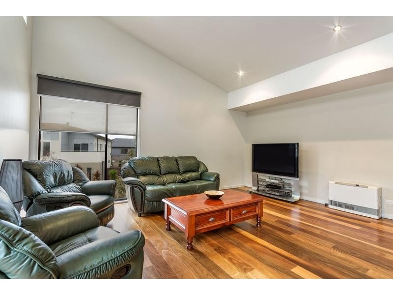 33 Hillsdale Avenue, Maribyrnong VIC 3032