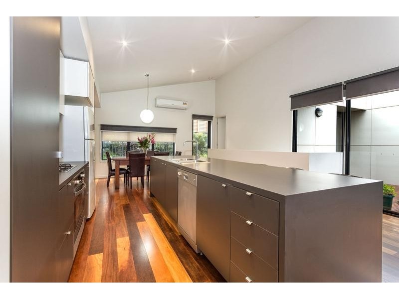 33 Hillsdale Avenue, Maribyrnong VIC 3032