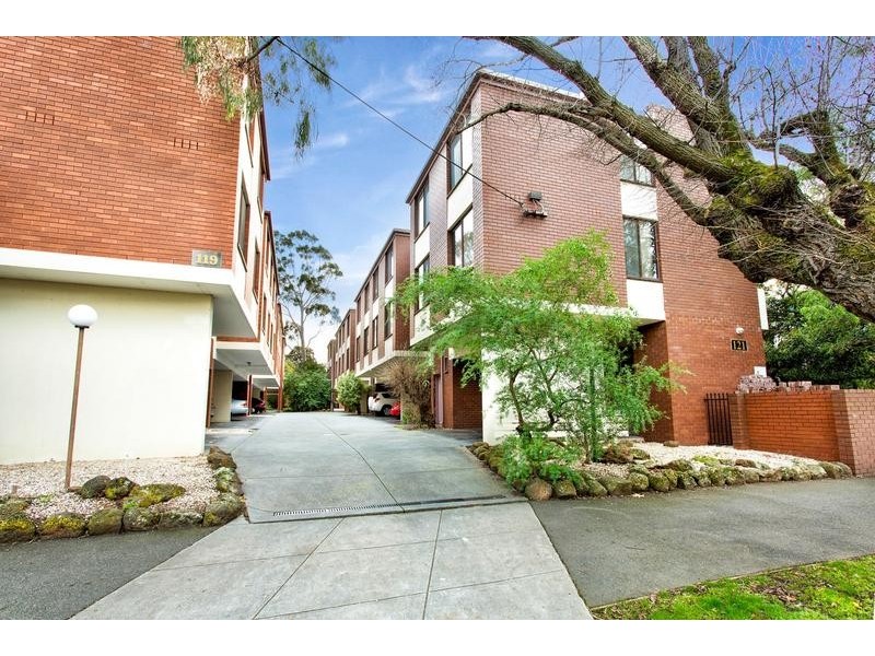 9/121 Wellington Street, Flemington VIC 3031
