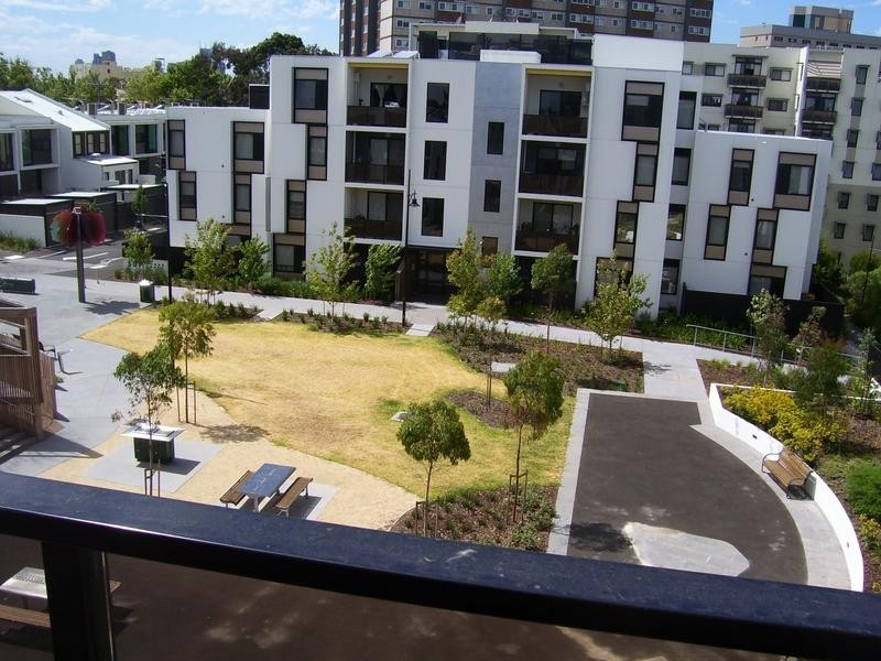 317/71 Henry Street, Kensington VIC 3031