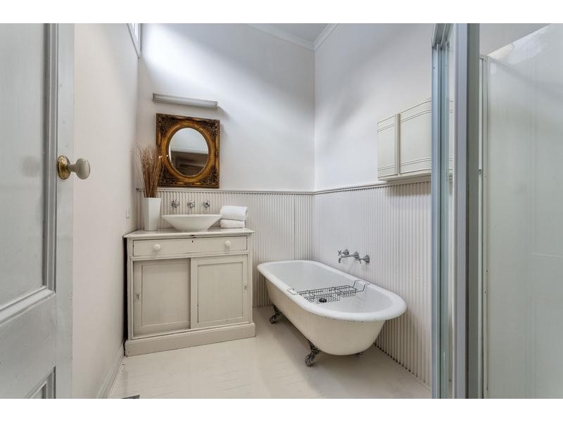 25 Bayswater Road, Kensington VIC 3031