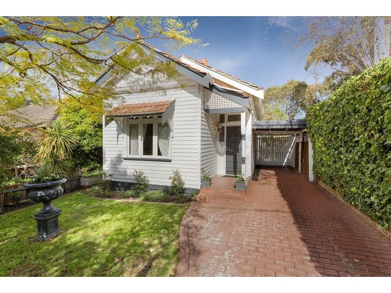 6 Hesleden Street, Essendon VIC 3040