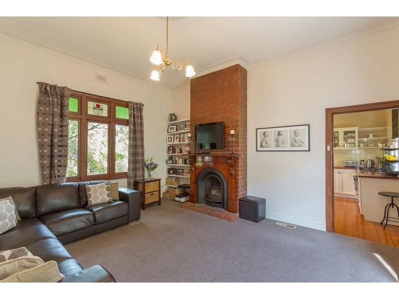 6 Hesleden Street, Essendon VIC 3040