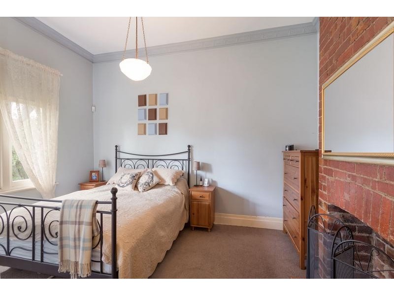 6 Hesleden Street, Essendon VIC 3040