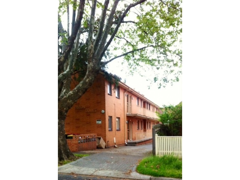 2/6 Chatham Street, Flemington VIC 3031