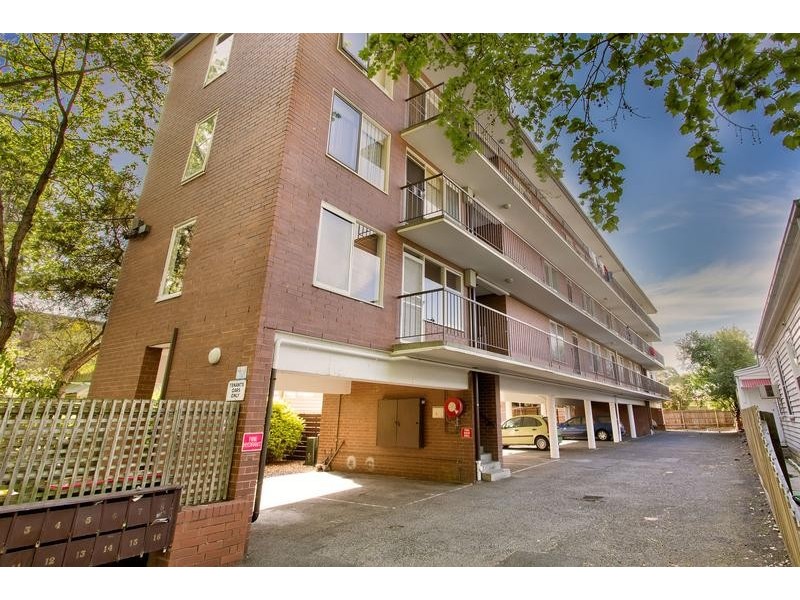 4/49 Farnham Street, Flemington VIC 3031