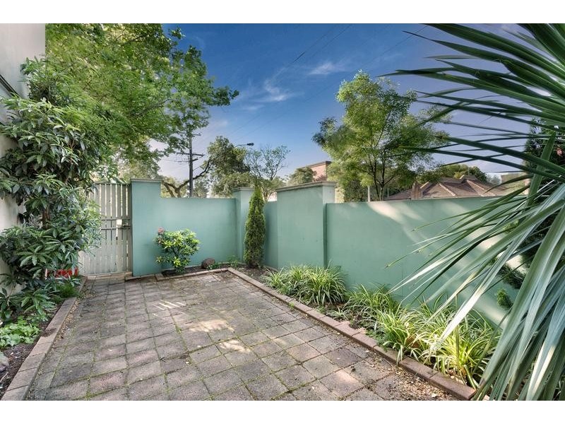 2/72 Dover Street, Flemington VIC 3031