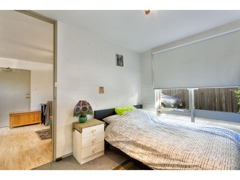 2/72 Dover Street, Flemington VIC 3031