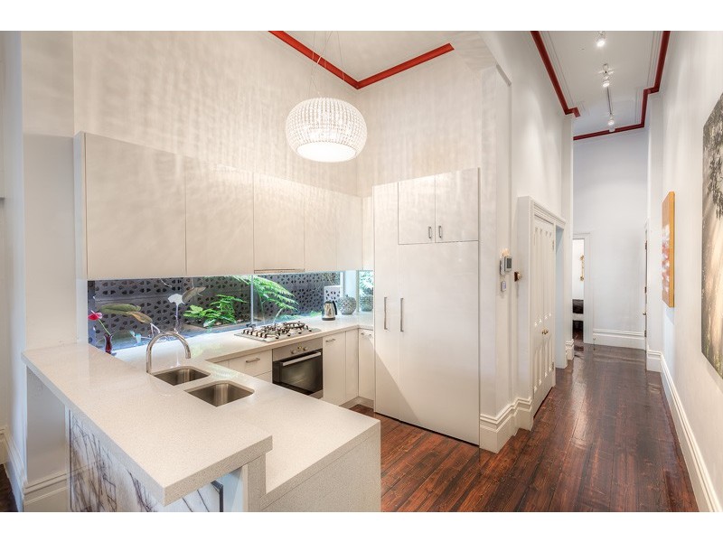 2/25 Acland Street, St Kilda VIC 3182