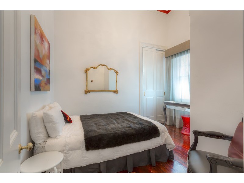 2/25 Acland Street, St Kilda VIC 3182