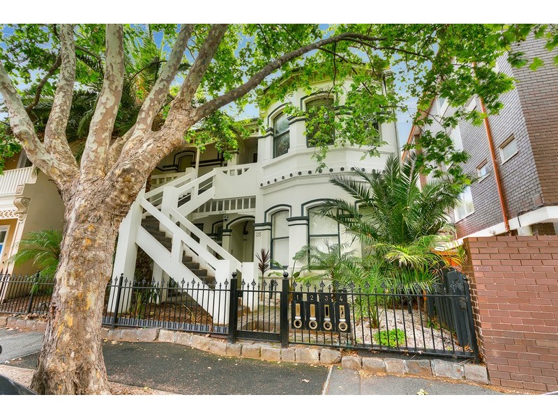 2/25 Acland Street, St Kilda VIC 3182