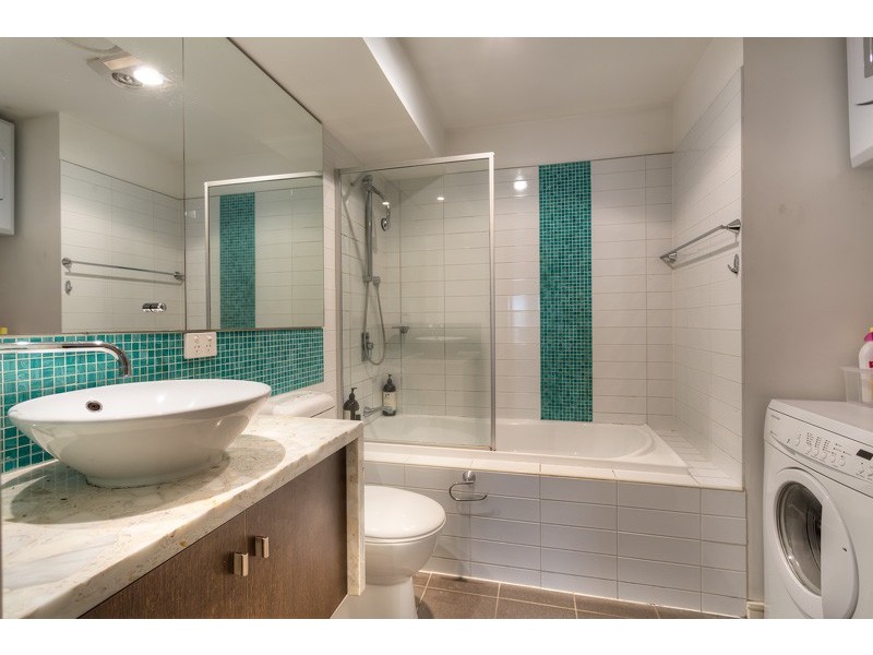 6/465 Macaulay Road, Kensington VIC 3031