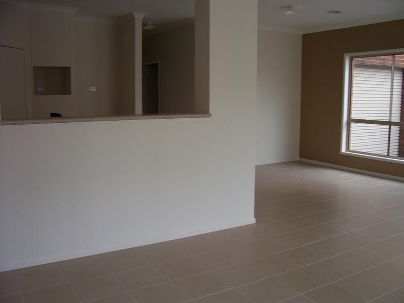 68 Fairbairn Drive, Kensington VIC 3031