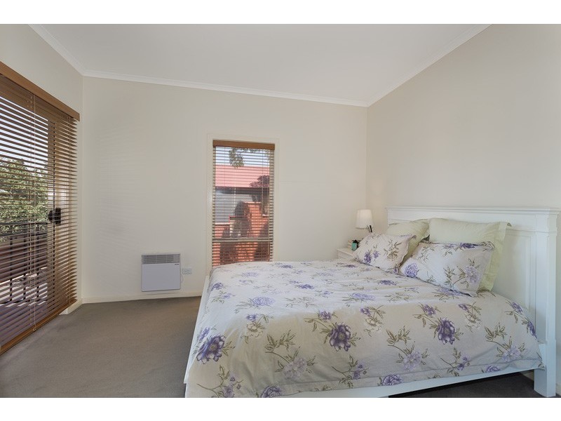 6/16 Mawbey Street, Kensington VIC 3031