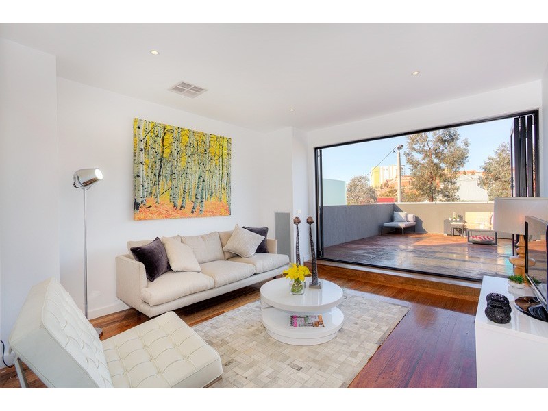 19 Hardiman Street, Kensington VIC 3031